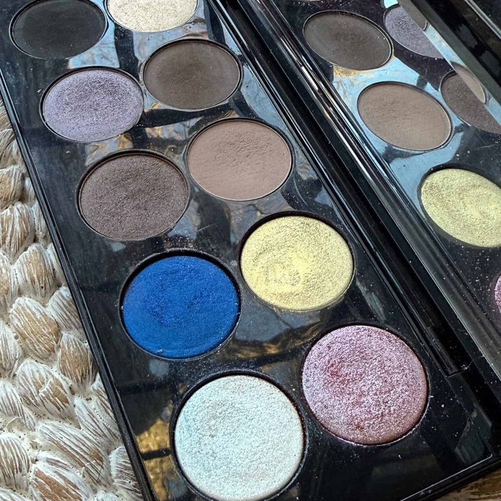 Pat McGrath Mothership eyeshadow palette